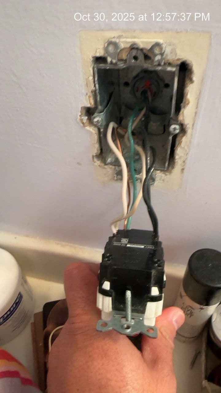 Gallery photos for Ensuring Reliable Electrical Connections in Kensington: Image #2
